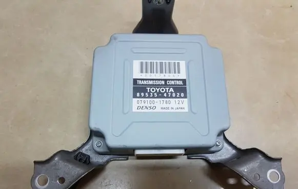 Toyota Prius (XW20) Gearbox control unit/module 8953547020