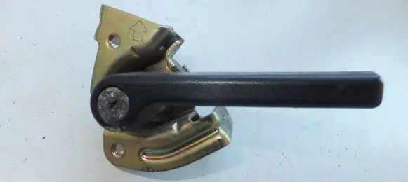 Toyota Land Cruiser (J100) Tailgate release/open handle 