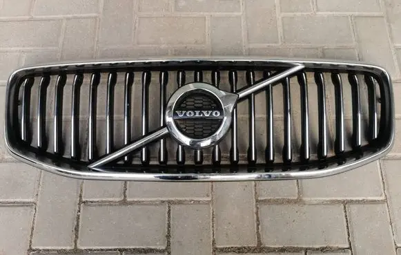 Volvo XC60 Front bumper upper radiator grill 31425539