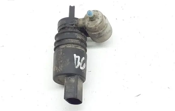 Volkswagen PASSAT B6 Windscreen/windshield washer pump 1K6955651