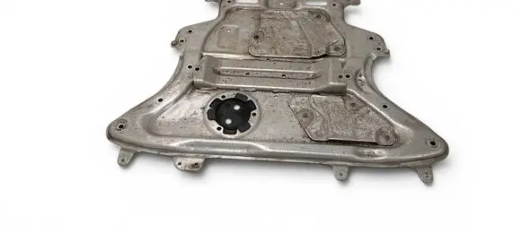BMW 5 G30 G31 G38 Engine splash shield/under tray 6865263