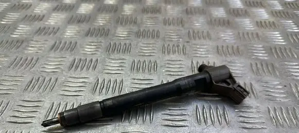 Mazda CX-5 Fuel injector 3C000000