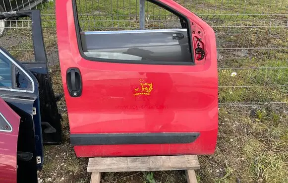 Peugeot Bipper Front door