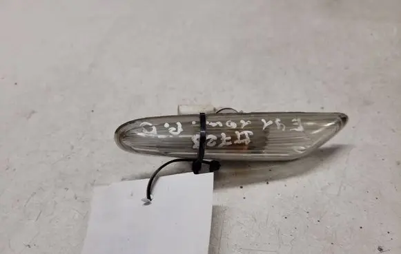 BMW 3 E90 E91 Front fender indicator light 8313725332502 1845 A055669