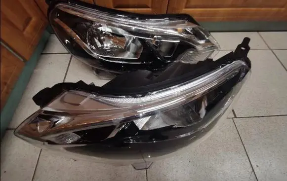 Toyota Avensis T250 Headlight/headlamp