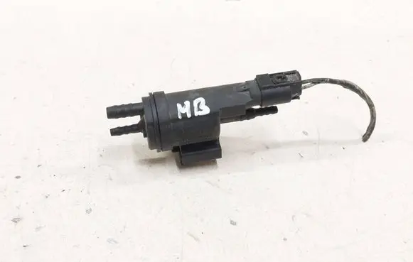 Mercedes-Benz C W204 Turbo solenoid valve 0025401497 48B43625B00