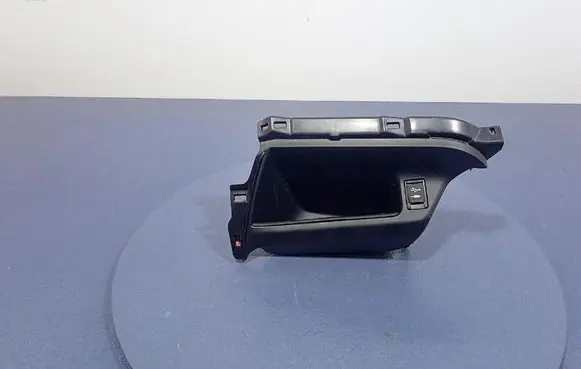 Glove box