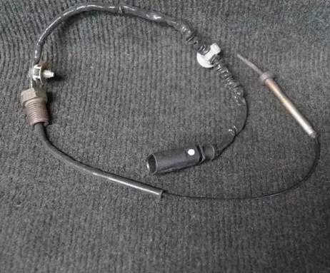 Audi A4 S4 B8 8K Oil temperature sensor 03L906088AQ