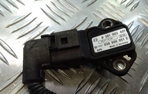 Volkswagen Touareg I Air pressure sensor 0281002401 038906051C