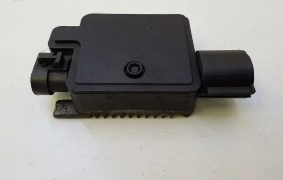 Ford Focus Fan control module 940002904 000023408307