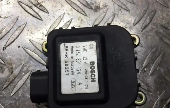 Opel Astra G Air flap motor/actuator 0132801134 27144