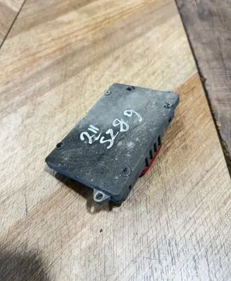Mercedes-Benz E W211 Headlight ballast module Xenon 5DV00829000