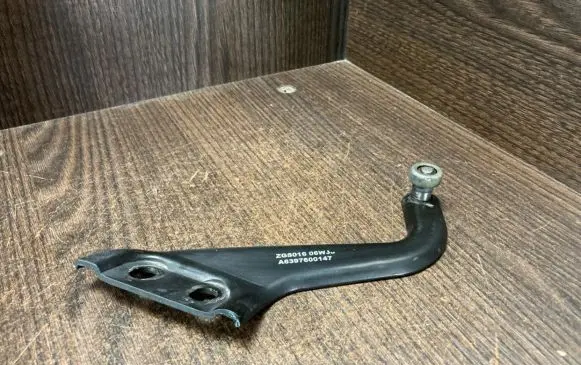 Mercedes-Benz Vito Viano W639 Sliding door upper roller guide/hinge 6397600147