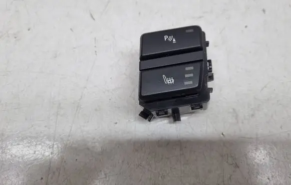 BMW 5 E60 E61 Seat heating switch 9159077