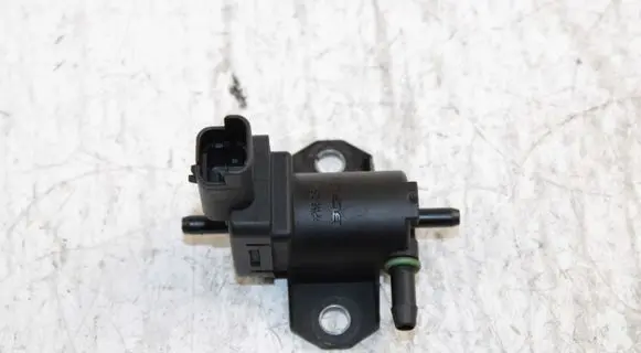 Ford C-MAX II Turbo solenoid valve 9688124580