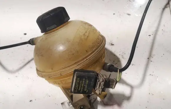 Peugeot 206 Coolant expansion tank/reservoir 