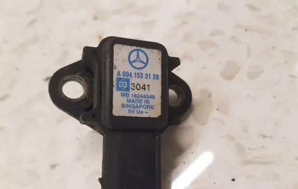 Mercedes-Benz A W168 Air pressure sensor A0041533128