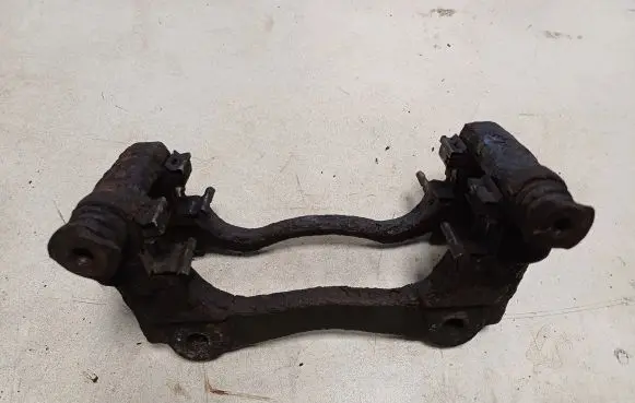 Toyota Corolla Verso AR10 Front Brake Caliper Pad/Carrier 