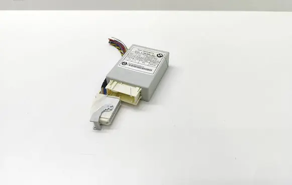 BMW 5 E60 E61 Air suspension control unit module (rear) 6769834 676983401 37146769834