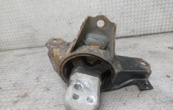 KIA Ceed Engine mount bracket