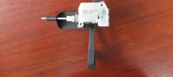 Mercedes-Benz CLK A209 C209 Fuel tank cap lock A2038206614