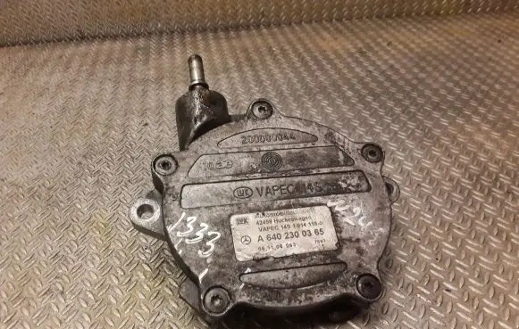 Mercedes-Benz B W245 Vacuum pump 6402300365 A6402300365