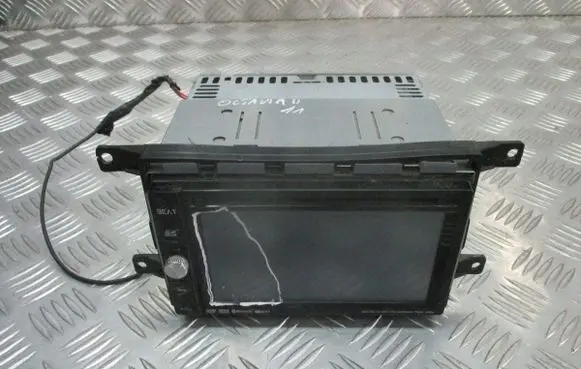 Skoda Octavia Mk2 (1Z) Radio/GPS head unit trim 