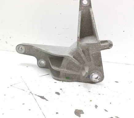 Chevrolet Orlando Gearbox mounting bracket 13305941