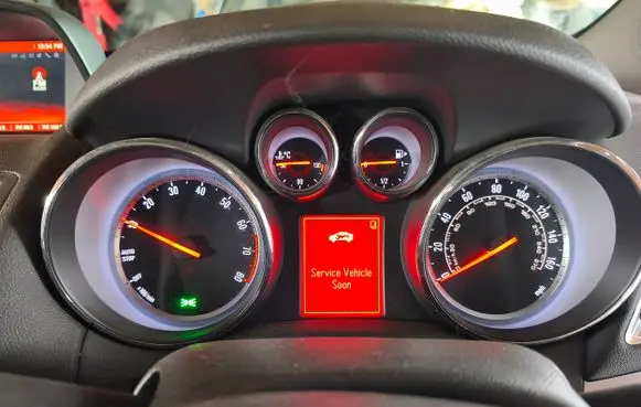 Opel Mokka Speedometer (instrument cluster) 95386875