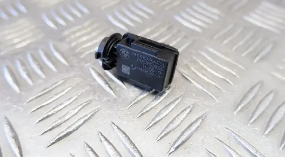 BMW 7 G11 G12 Air quality sensor 6833647