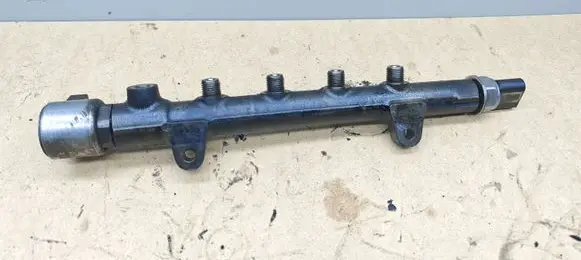Mercedes-Benz E W212 Fuel main line pipe 9307Z522A00