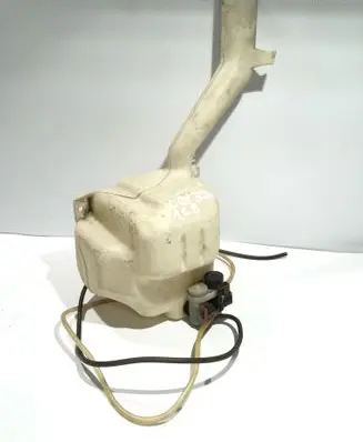 Honda CR-V Windshield washer fluid reservoir/tank