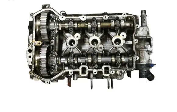 Peugeot 208 I Engine head C05EB0