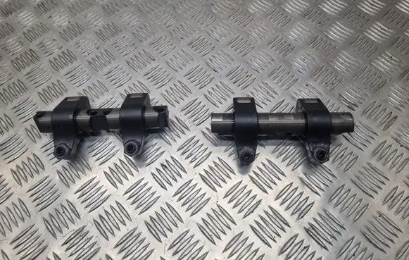 Audi A4 S4 B6 8E 8H Fuel Injector clamp holder 