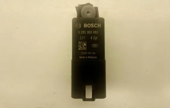 Volkswagen PASSAT B6 Glow plug pre-heat relay 0281003083