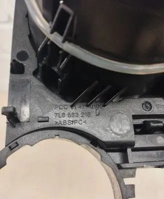 Volkswagen Touareg I Other center console (tunnel) element 7L6863216