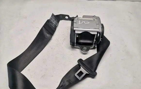 Audi A8 S8 D3 4E Rear seatbelt 4E0857806B