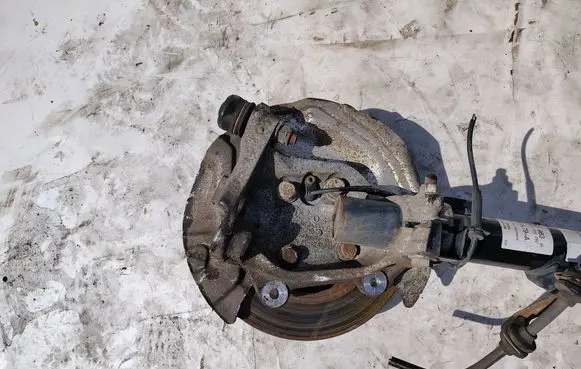 BMW 1 E81 E87 Front wheel hub spindle knuckle 