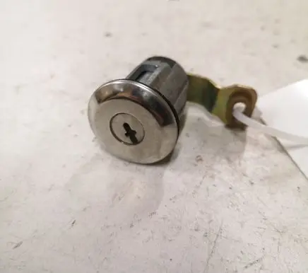 Citroen Berlingo Front door lock (next to the handle) 