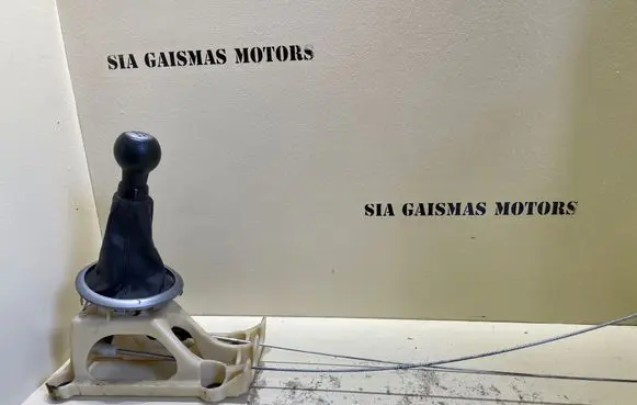 Suzuki SX4 Gear shifter/selector
