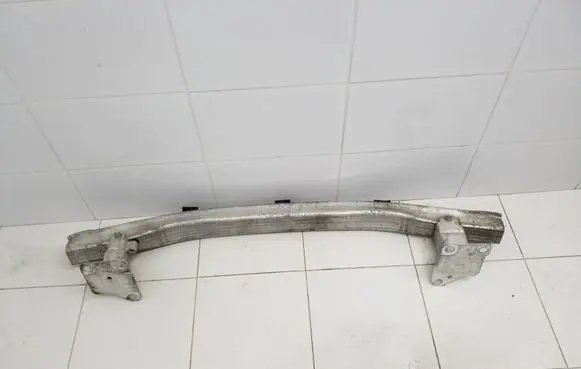 Renault Megane II Front bumper cross member 8200011108J 8200011107H