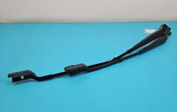 Front wiper blade arm