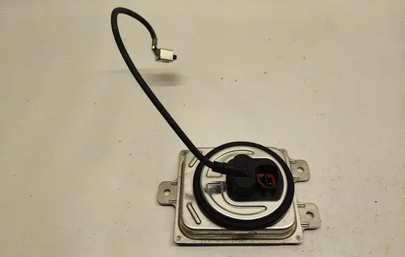 Dodge Challenger Xenon control unit/module CHVA9NC10385