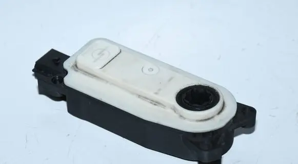 Ford Focus Intercooler air guide/duct channel JX6B-8476-AA