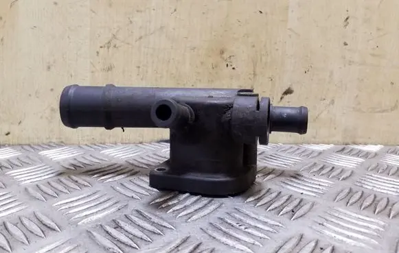 Engine coolant pipe/hose