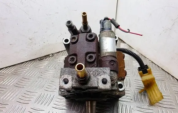 Land Rover Range Rover Sport L320 Fuel injection high pressure pump 4S7Q9B395AJ 5WS40157 A2C20003757