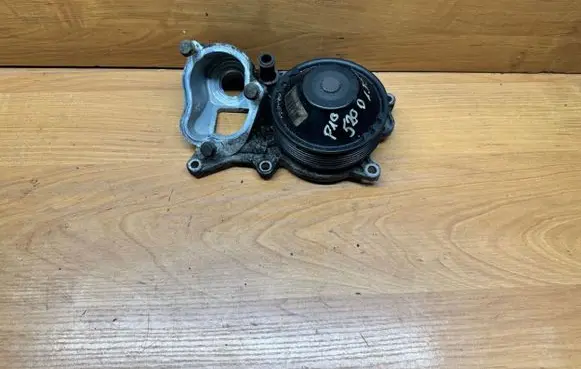 BMW 5 F10 F11 Water pump 781083302
