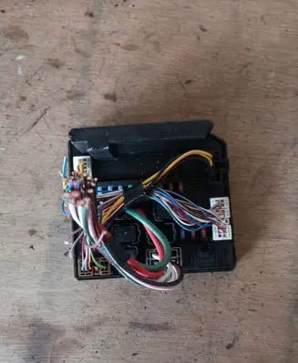 Nissan Qashqai Fuse module 284B7JD02A
