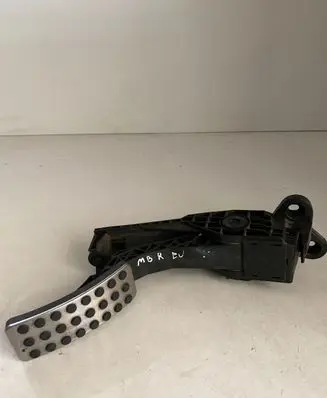 Mercedes-Benz R W251 Accelerator throttle pedal A1643000104 0344 ZGS005