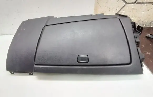 BMW 1 E81 E87 Glove box